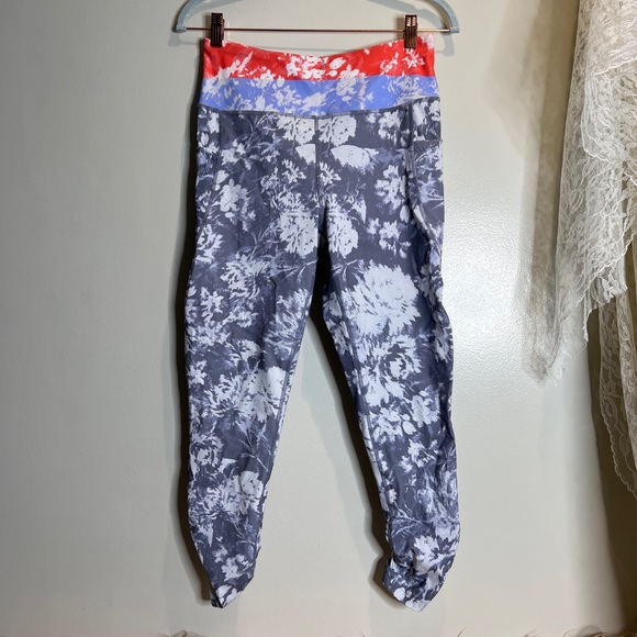 Free People Movement High-Rise Ankle Printed Wave Rider Cutouts Back Leggings - Picture 4 of 9